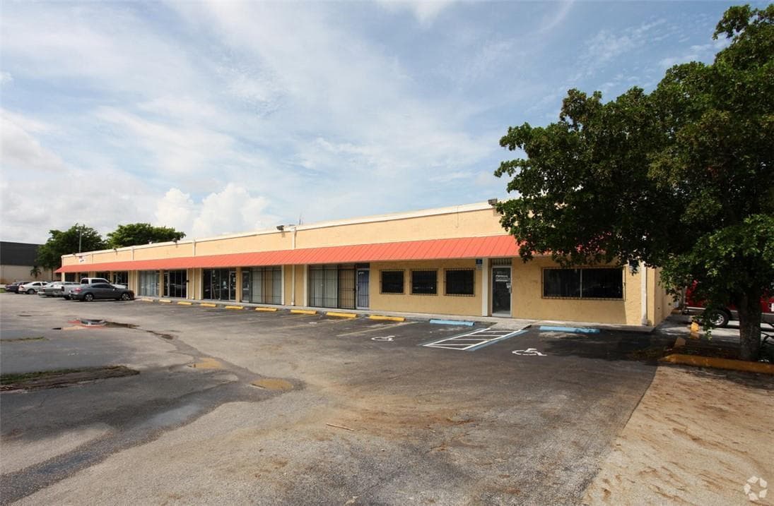 1601 NW 38th Avenue