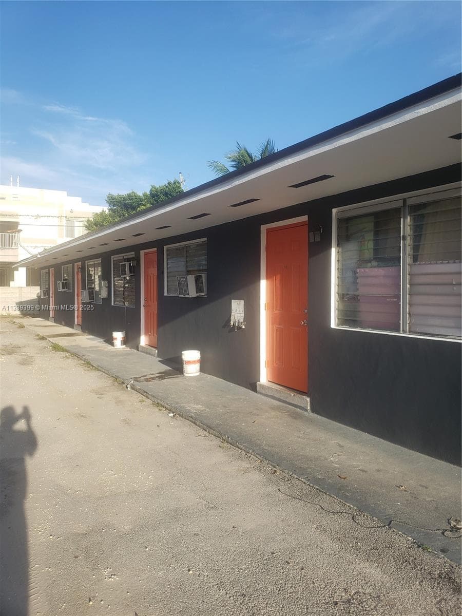 2855 NW 22nd Ave