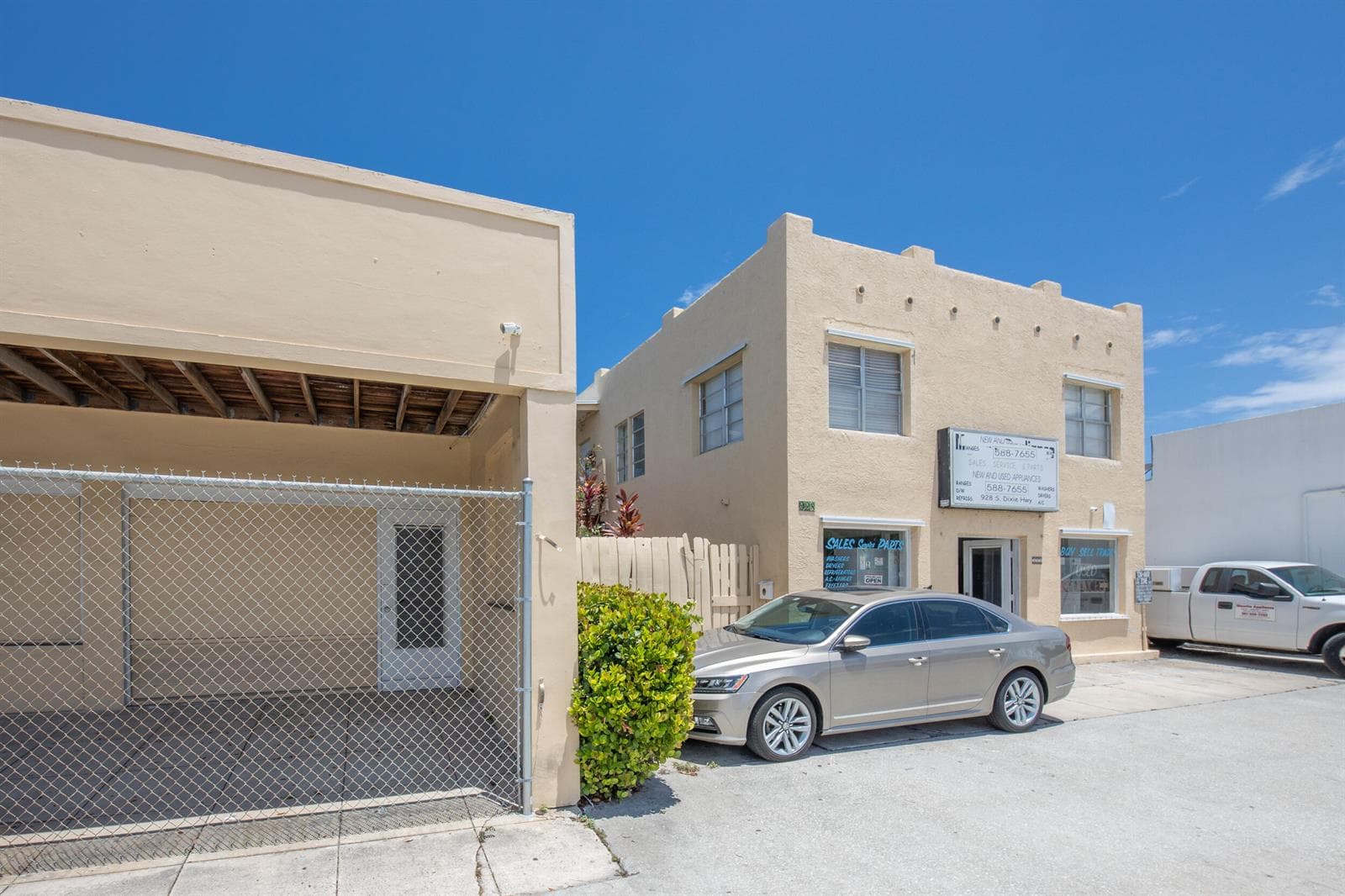 922/928 S Dixie Highway