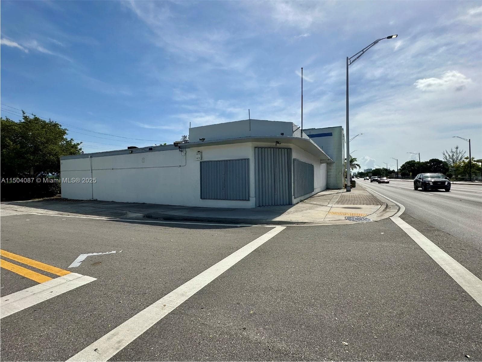 3045 W Broward Blvd