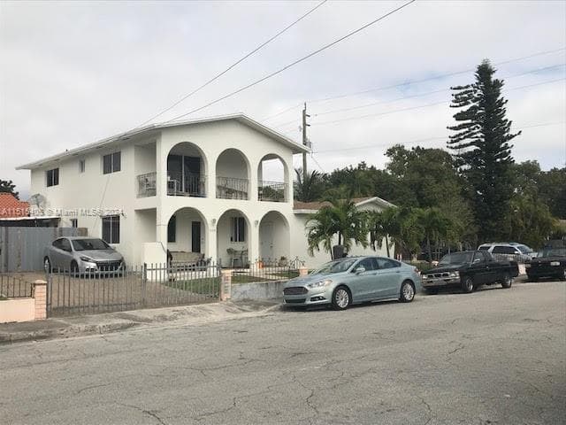 1355 SW 12th St