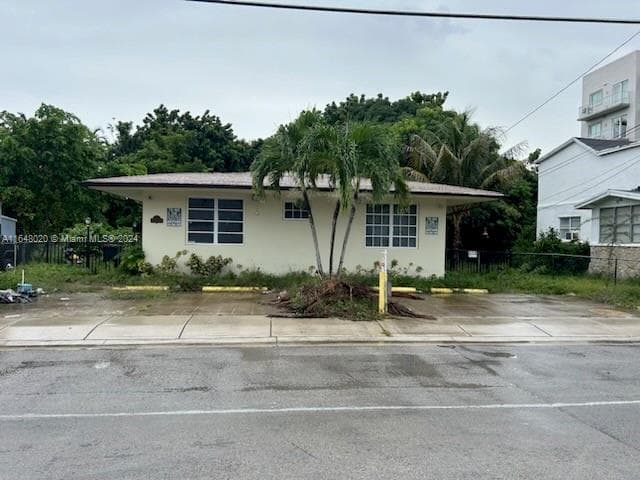 800 NE 85th St