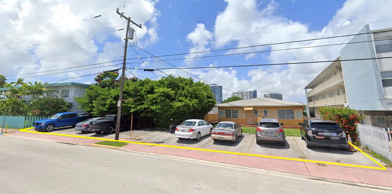2140 Bay Dr
