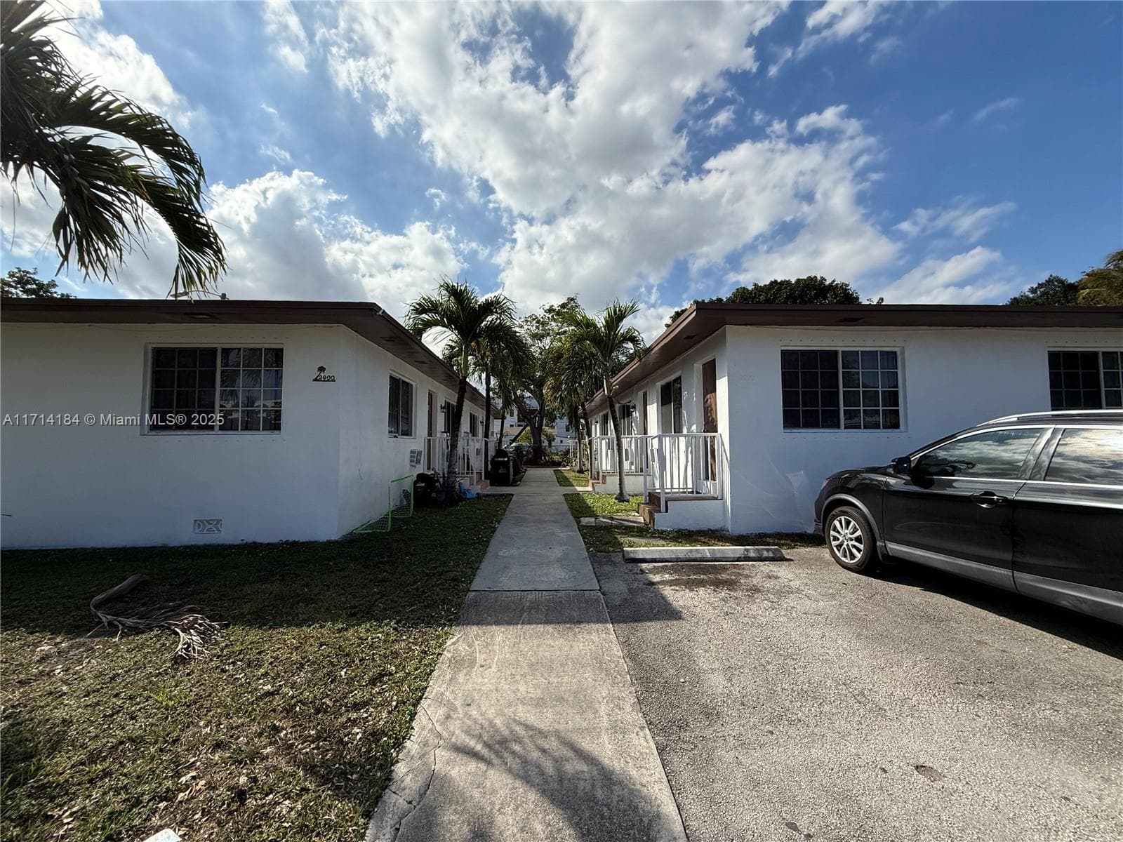 2900 10th Ave