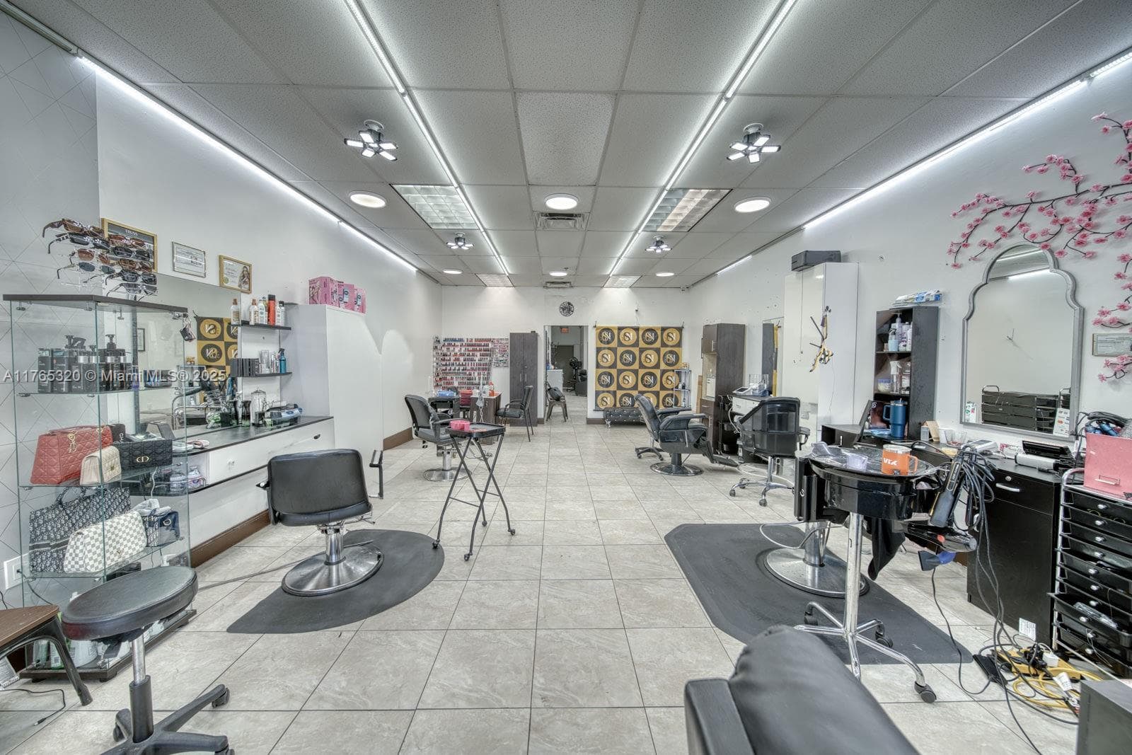 Beauty Salon For Sale On 8th St