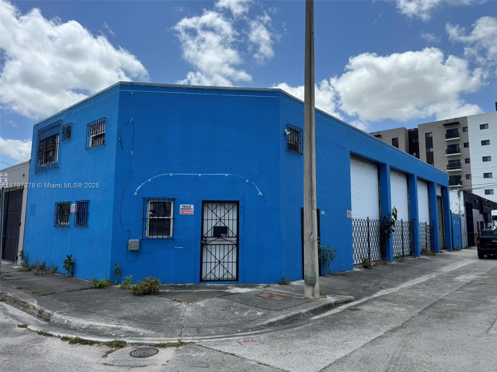 748 NW 24th St