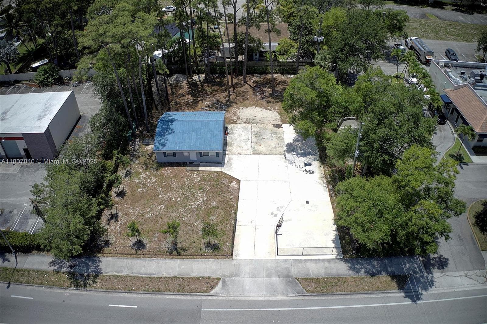 4736 Lake Worth Rd