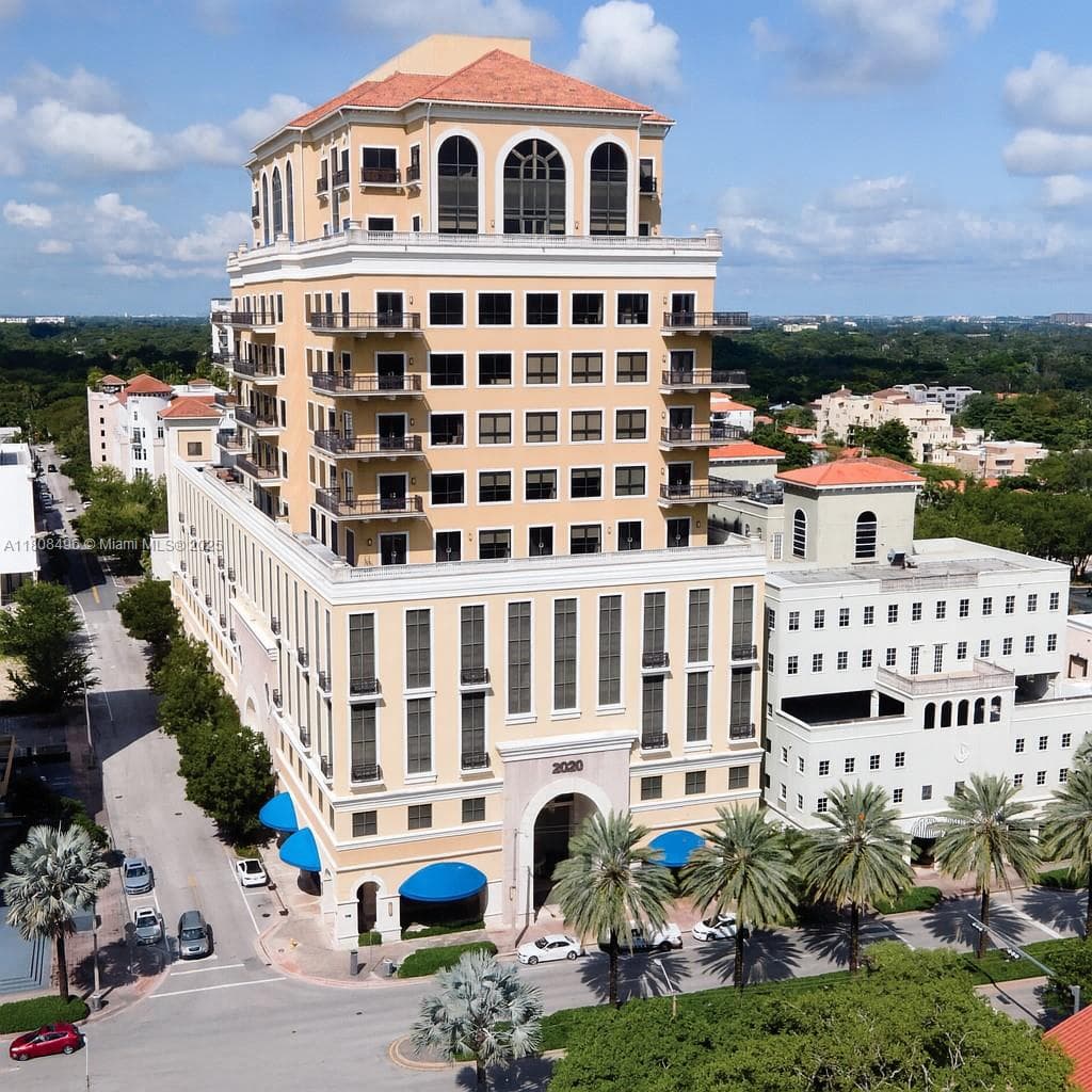 2020 Ponce De Leon Blvd