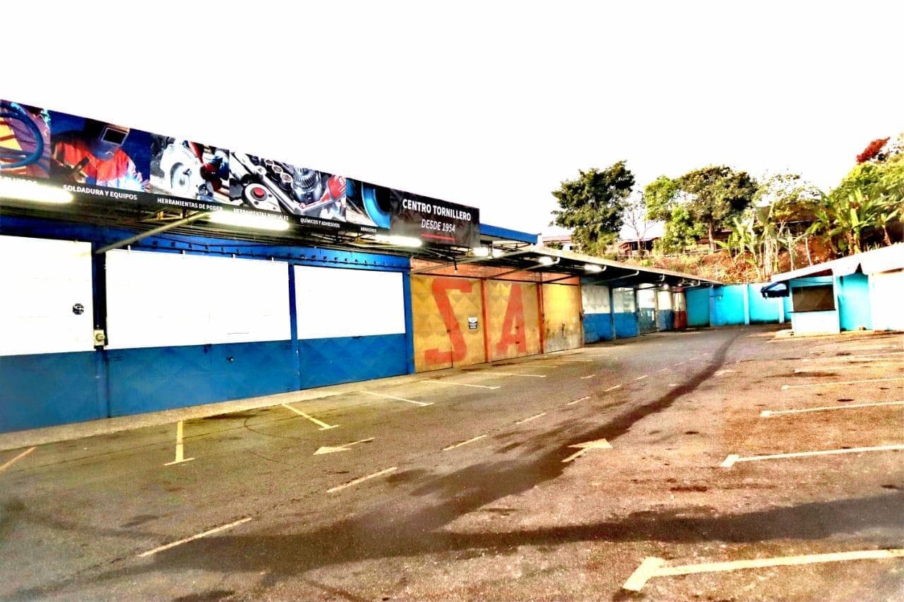 123 Interamericana Sur, Perez Zeel