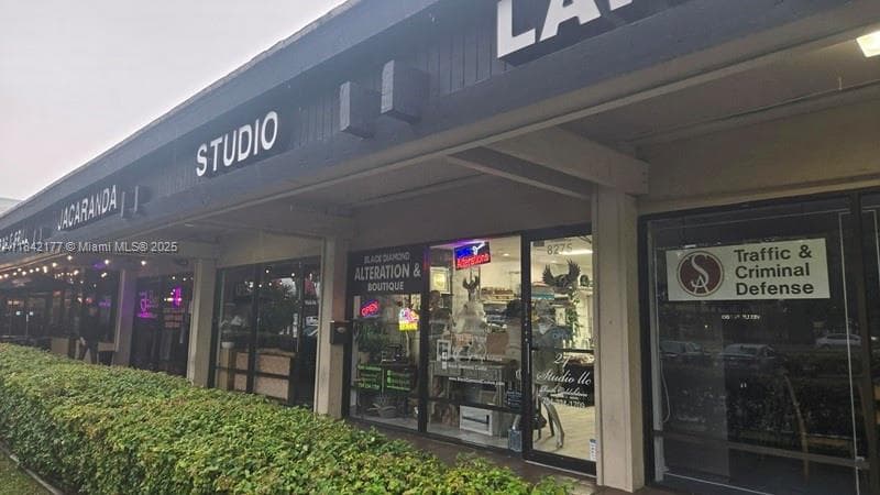 8275 W Broward Blvd