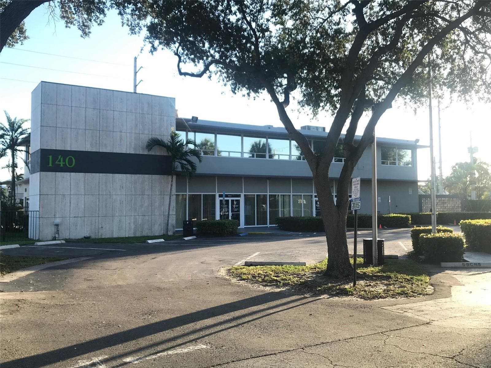 140 S Federal Highway