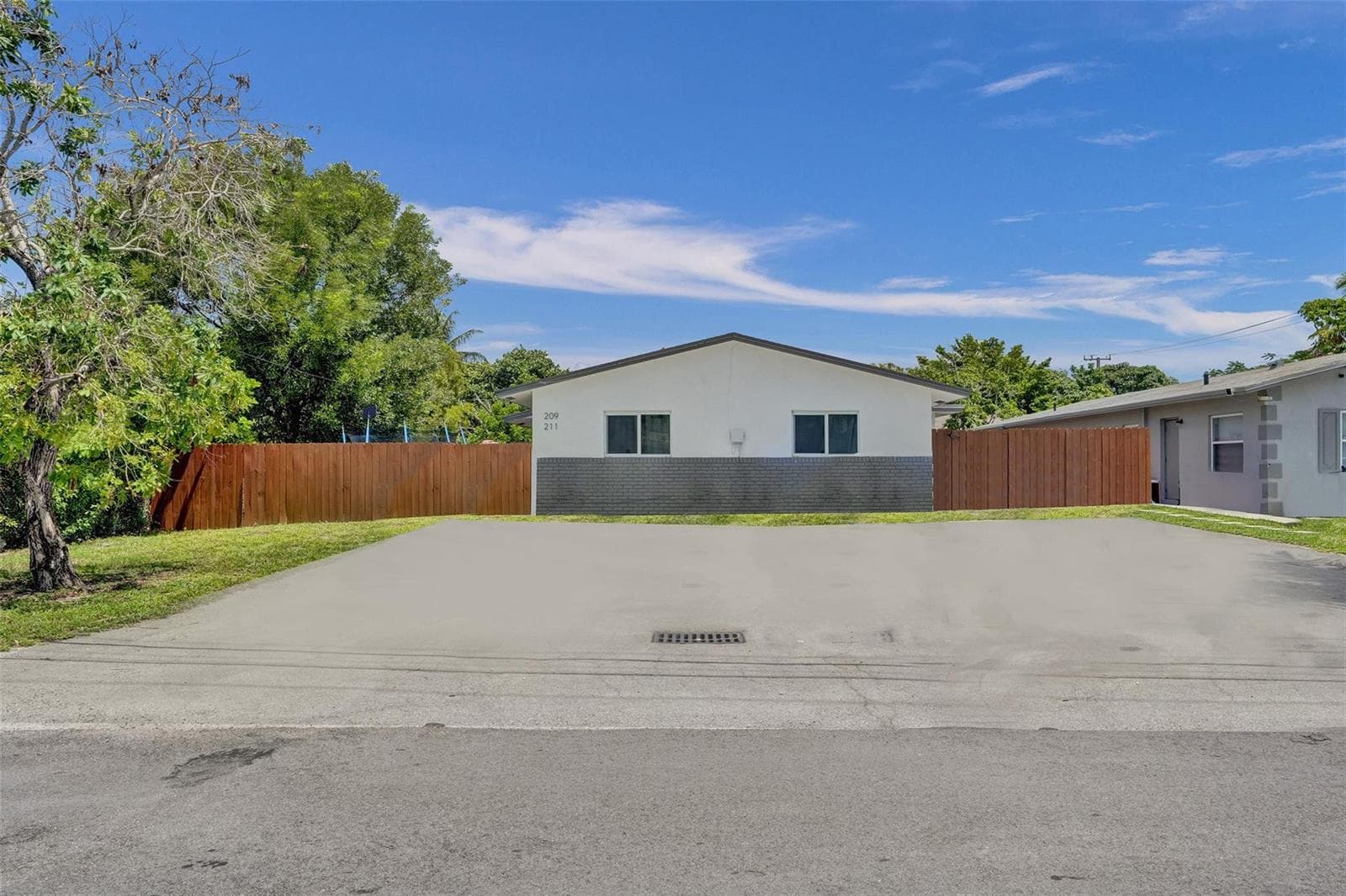 209 NE 9th Street