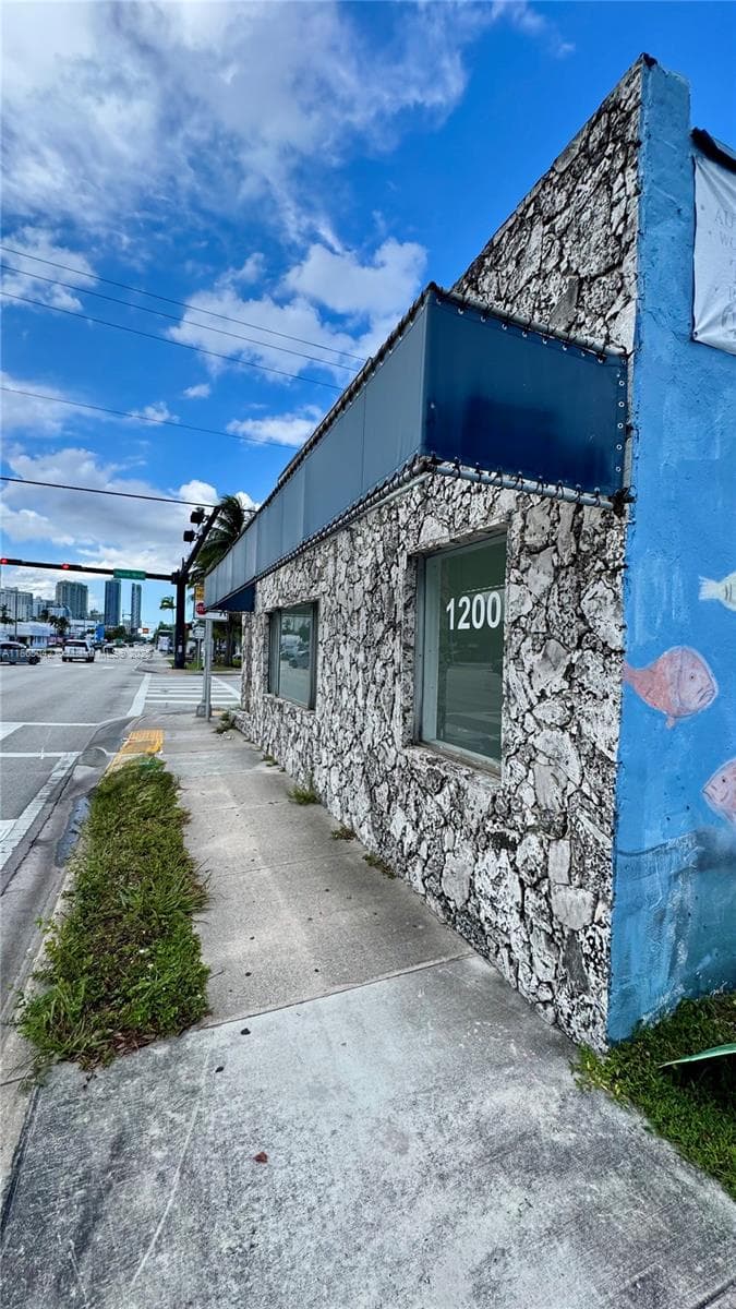 1200 S Federal Hwy