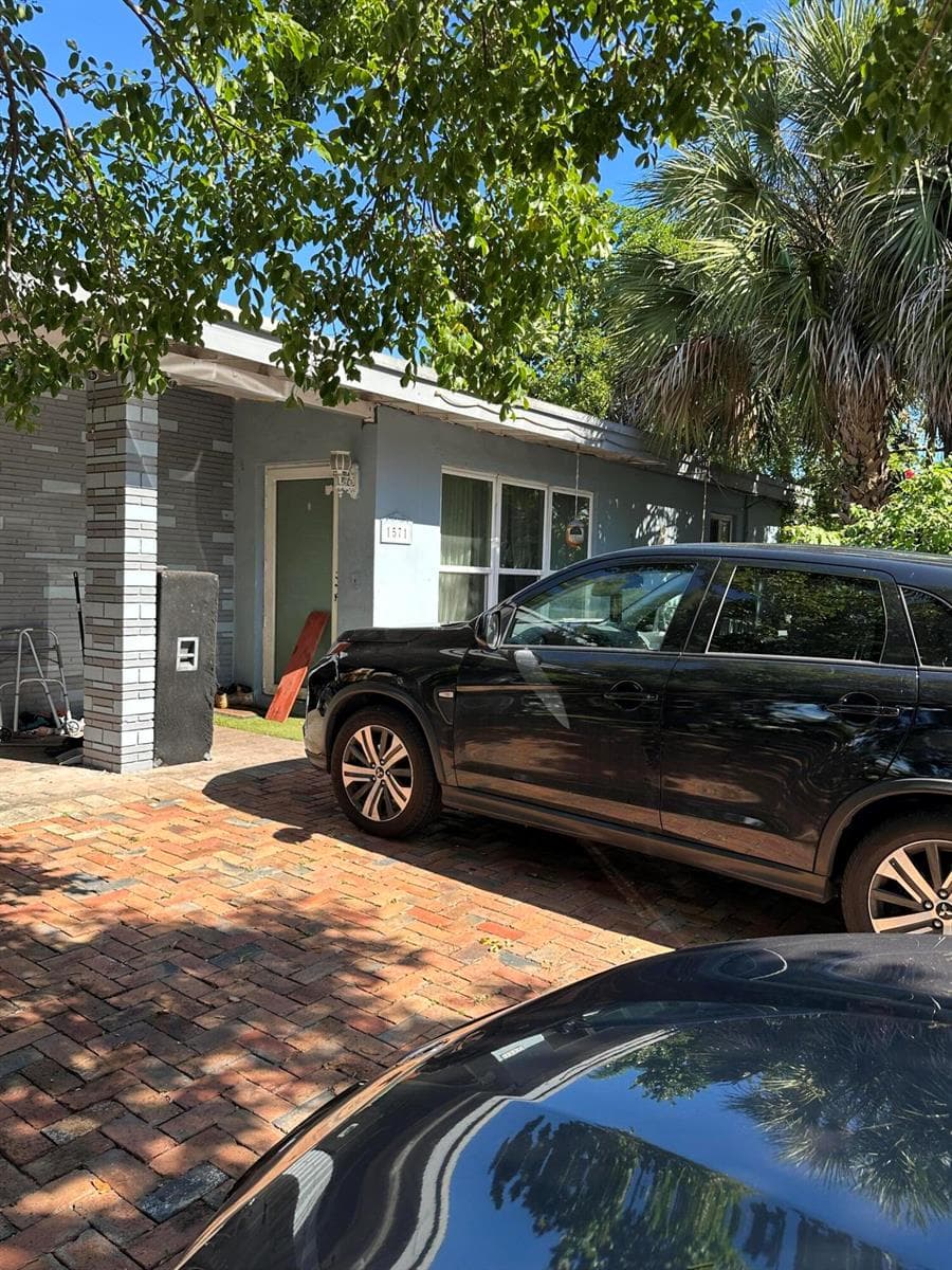 1571 NE 43rd Street