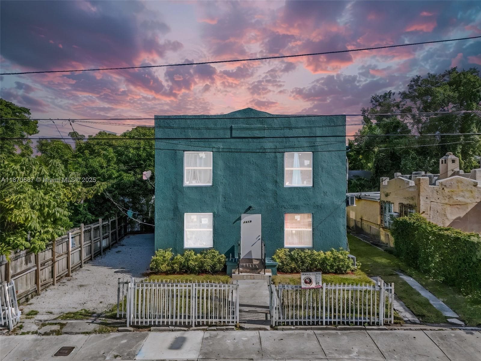 1075 NW 30th St