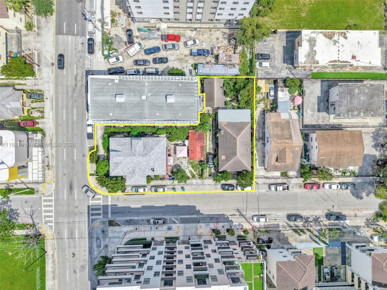 676 & 119 SW 1st St