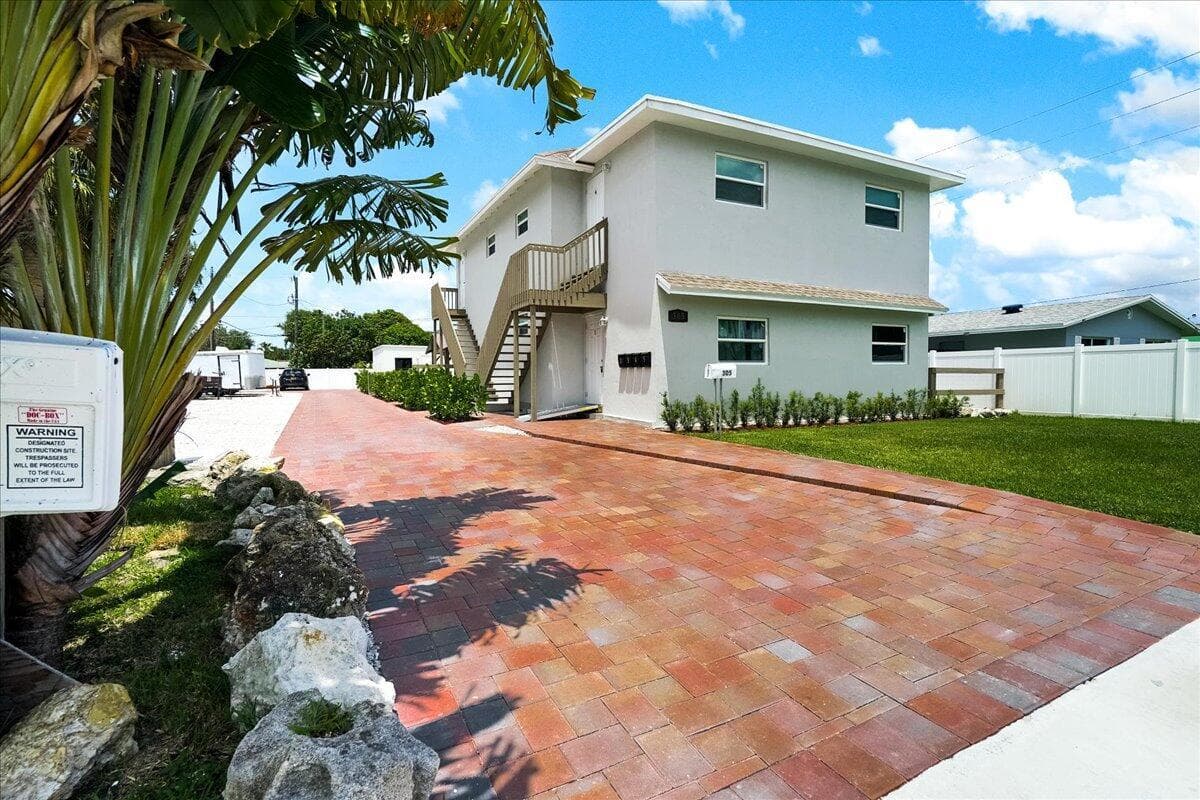 305 Cypress Drive E # 5