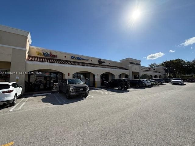 10728 NW 74TH ST RESTAURANT