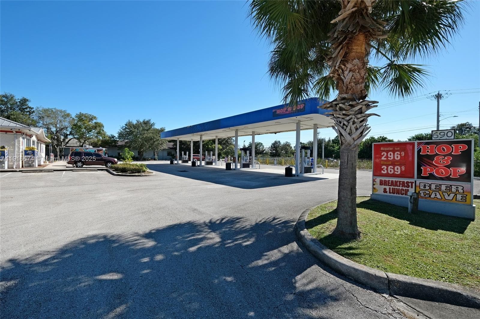 690 Eyster Blvd
