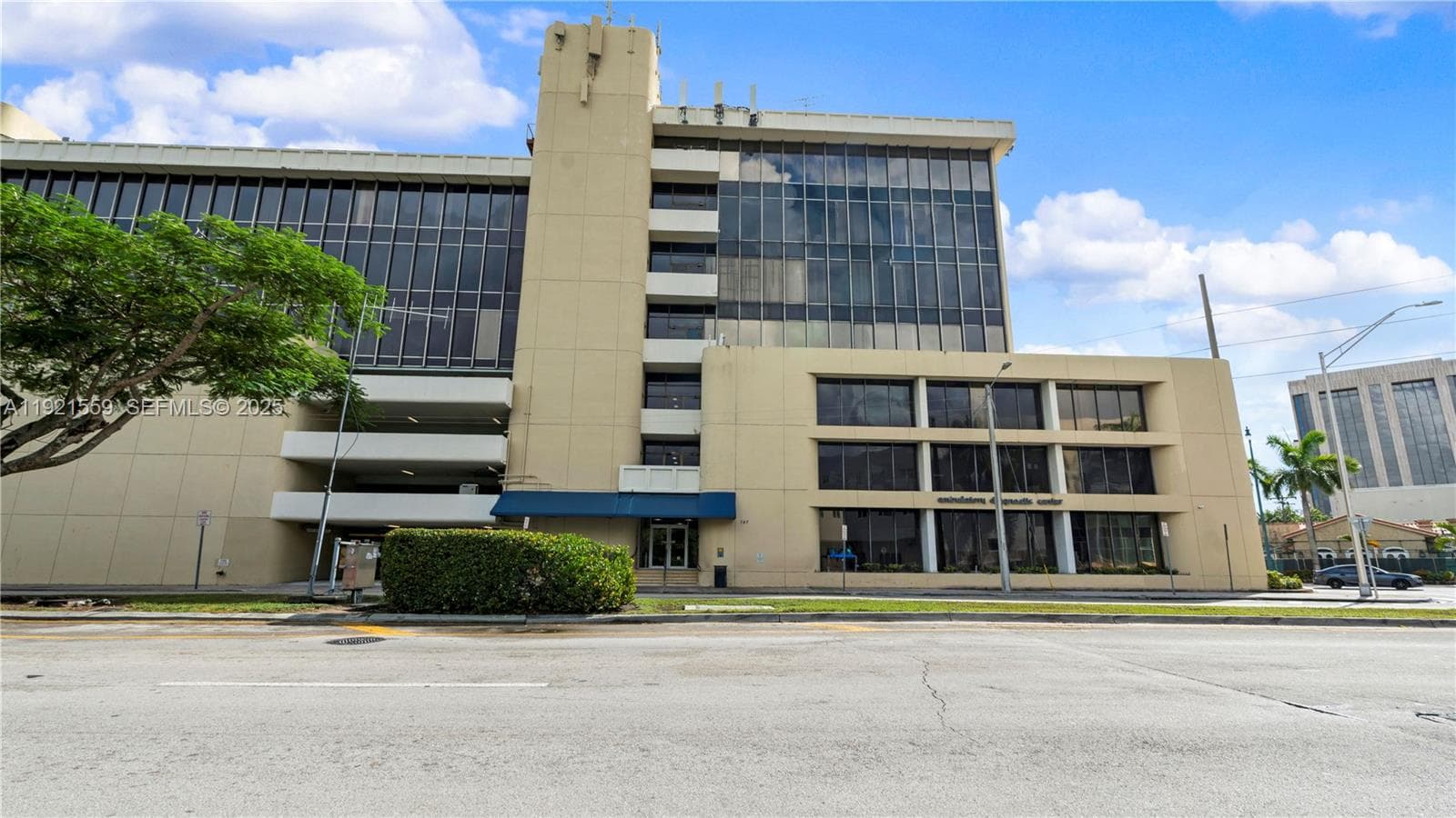 747 Ponce De Leon Blvd