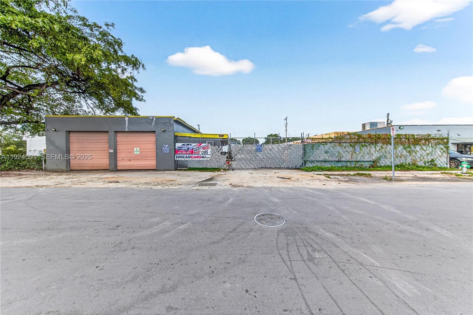 5821 Dewey St