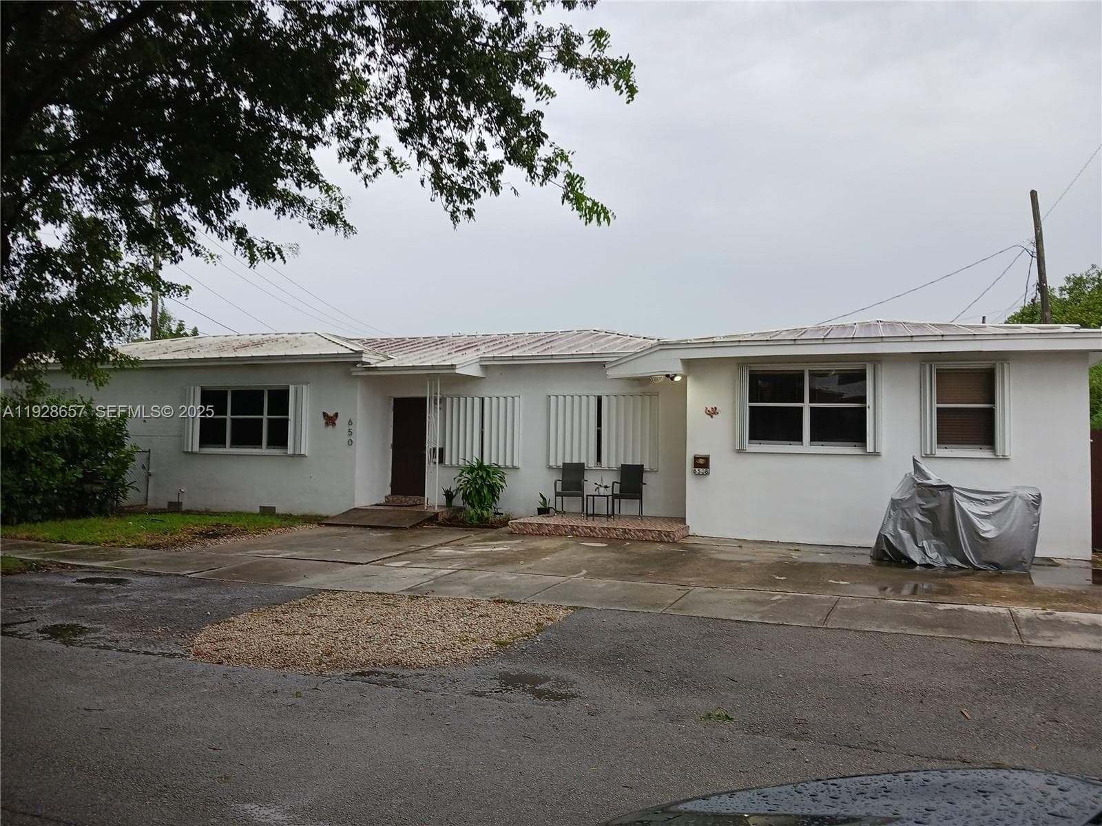 650 SW 44th Ct