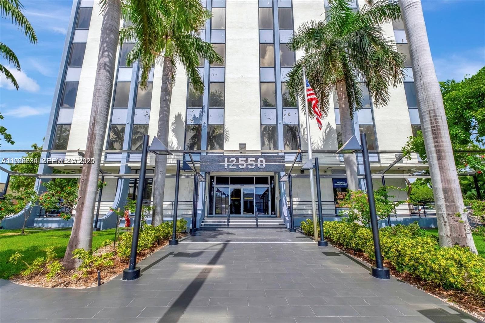 12550 Biscayne Blvd