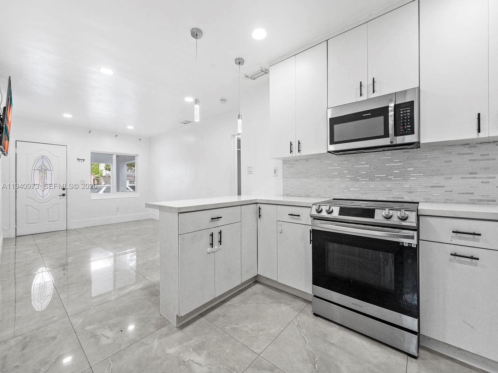 1230 NW 35th St