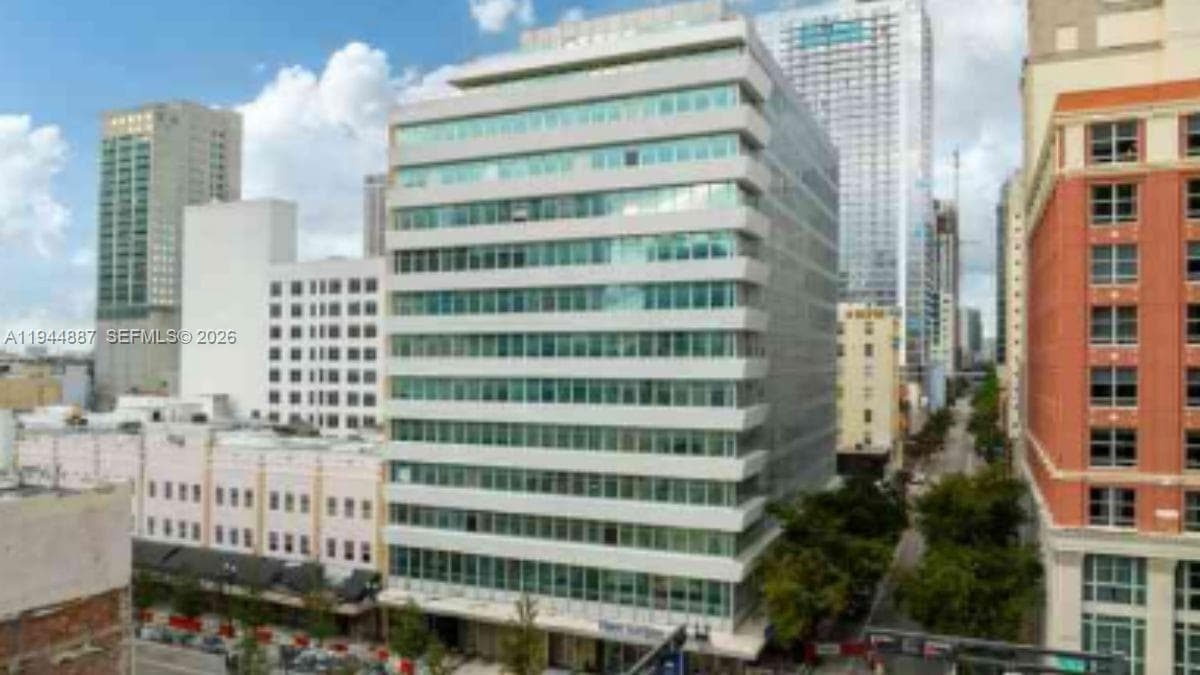 14 NE 1 AVE UNIT: 700Q MIAMI, FL