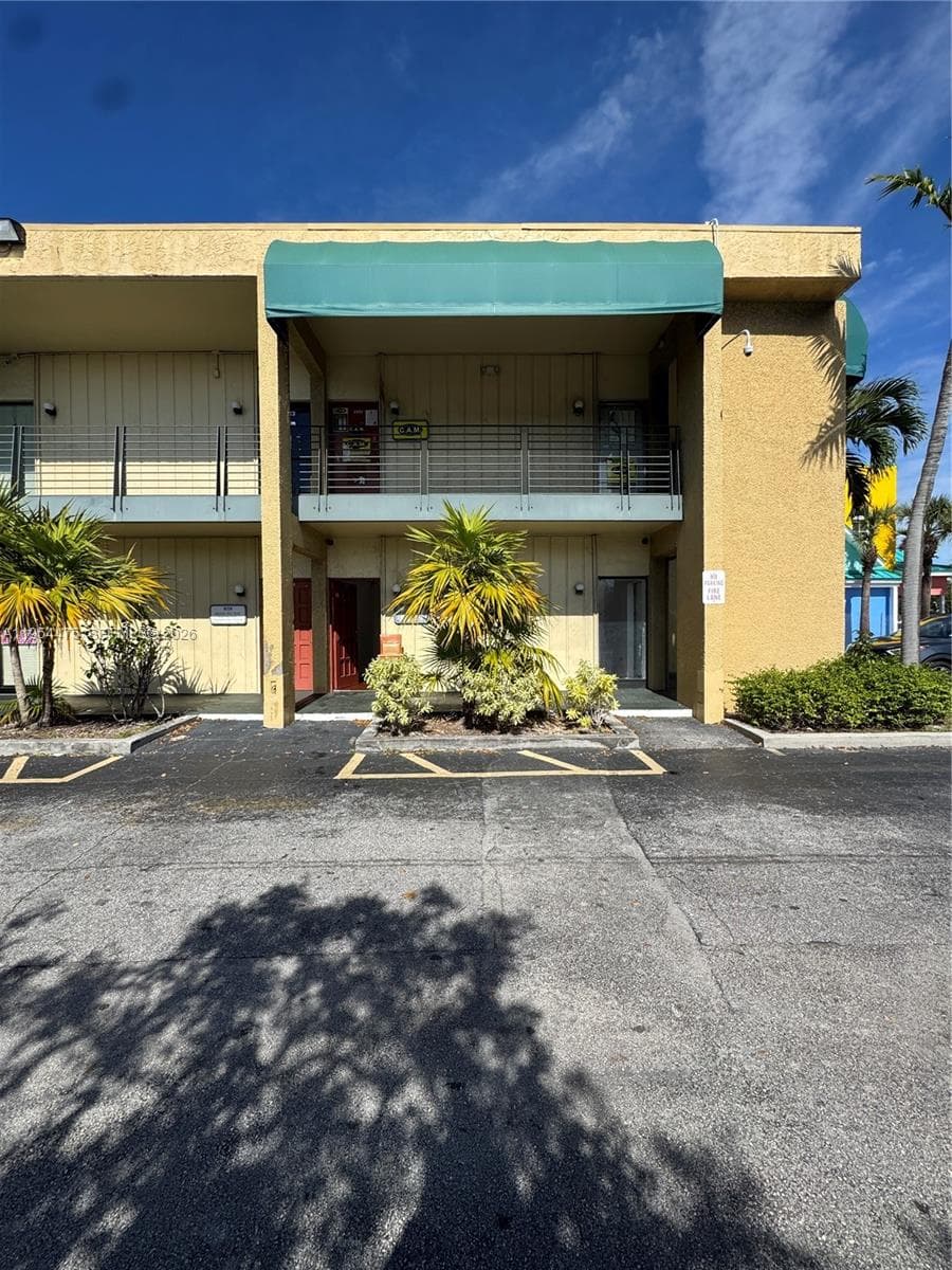 2331 N State Road 7 # 124