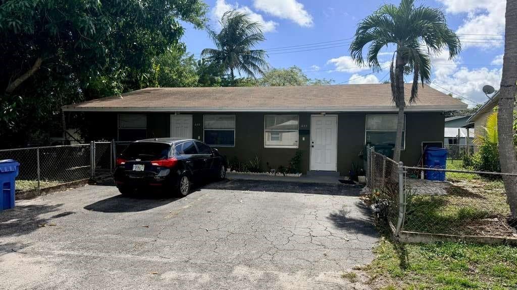 280 NE 40th Court