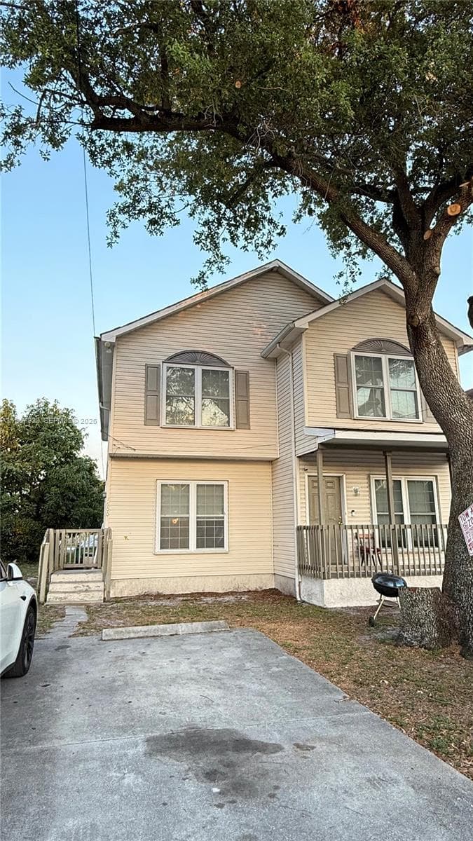 1600 SW 44th Ave