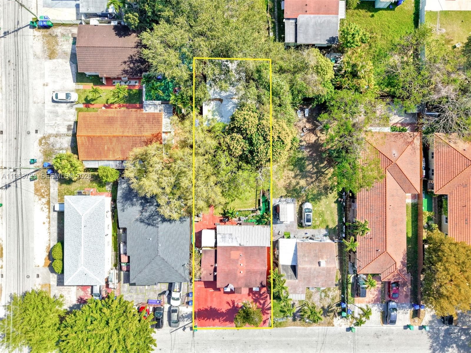 811 24th Ct