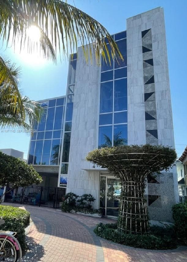 240 Commercial Blvd