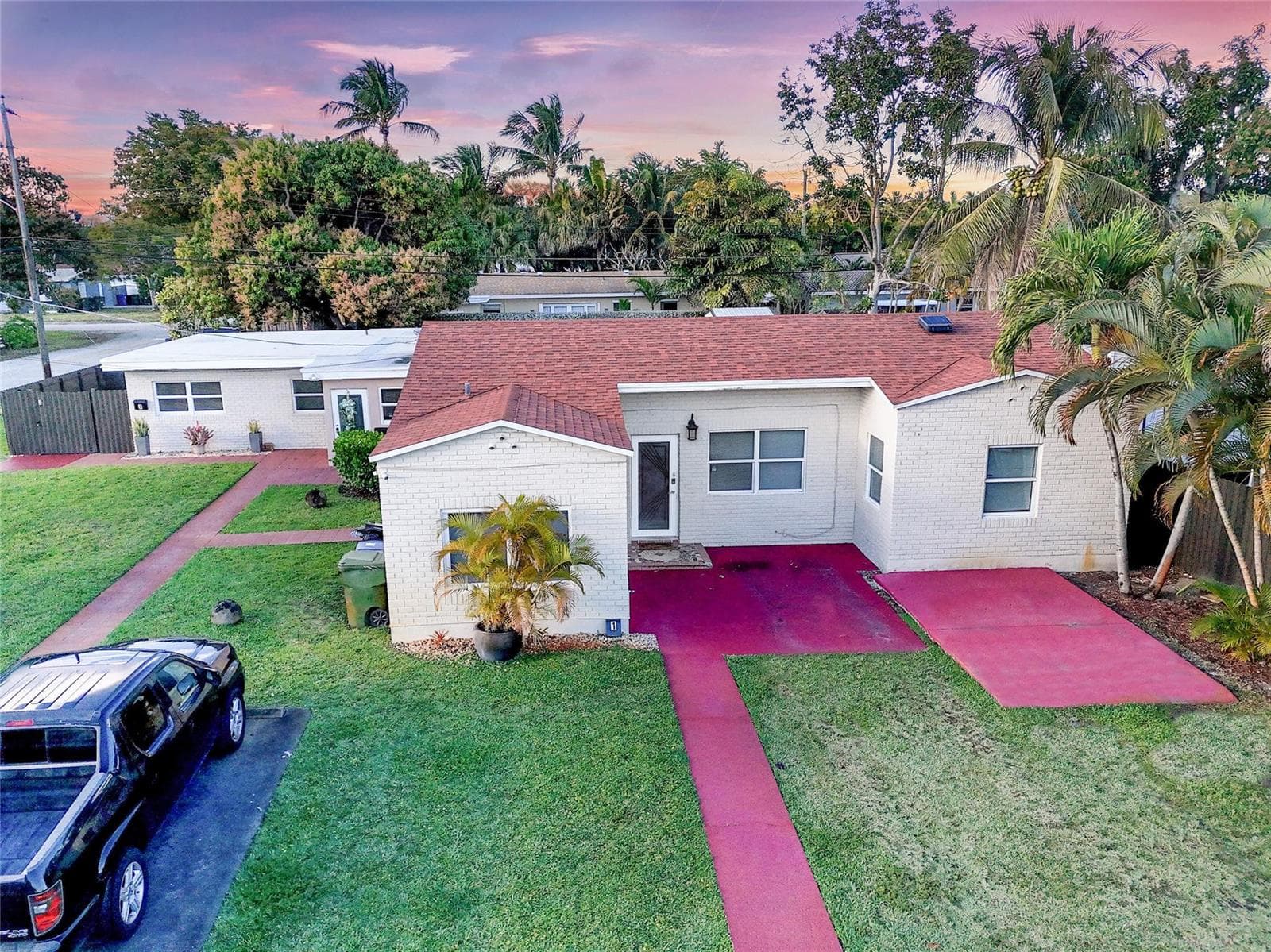 707 NE 15th Street