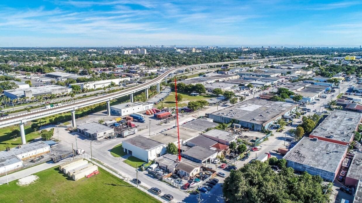 3705 NW 35th Ave