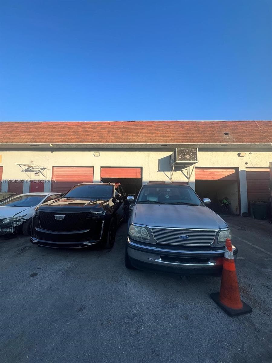3056 S State Road 7 # 1P