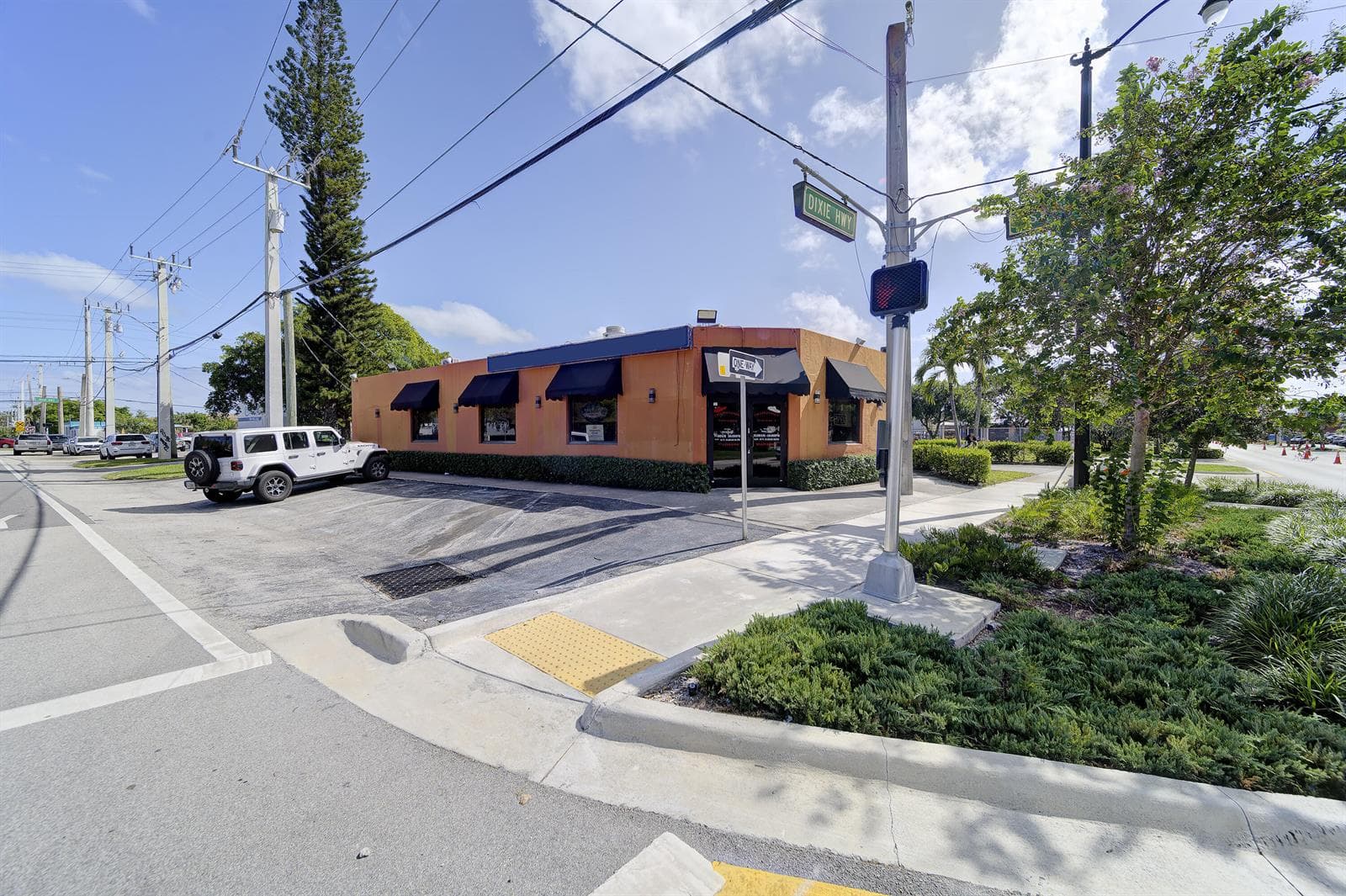 600 S Dixie Hwy W