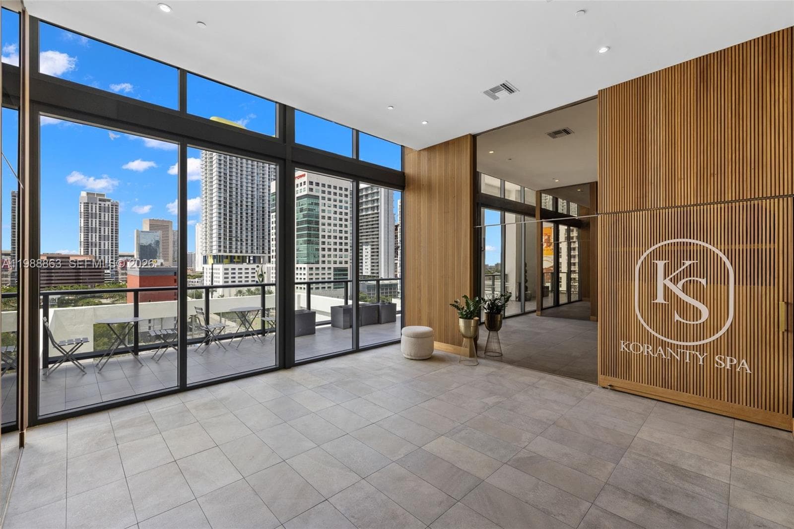 239 SW 9th St # 802