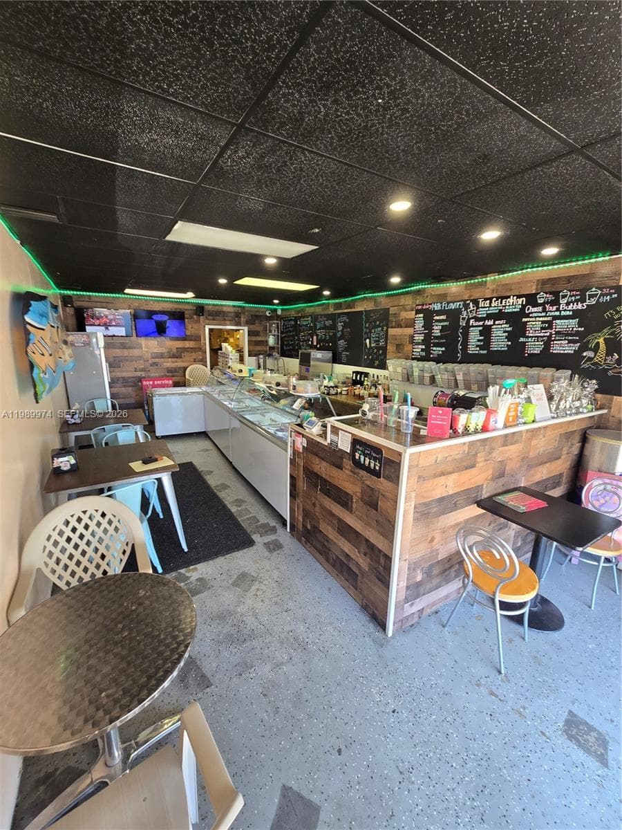 1021 SE 17 ST