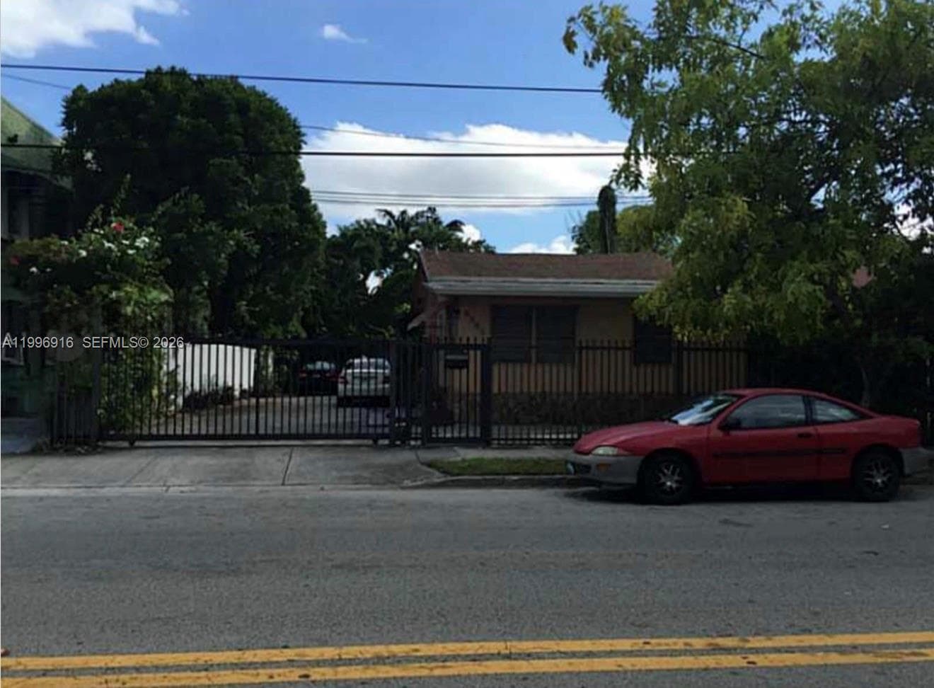 2528 SW 16th St