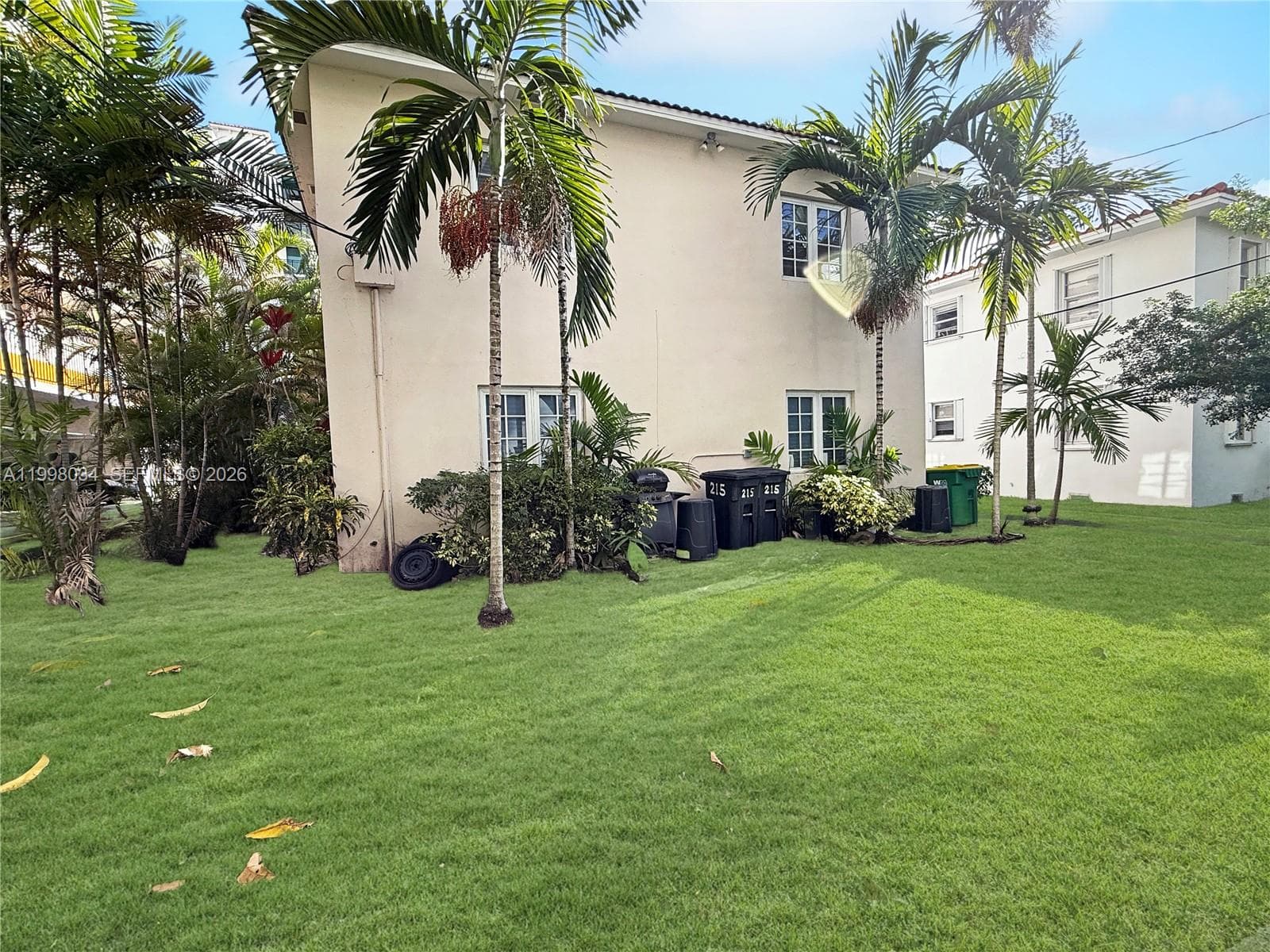 215 Sidonia Ave