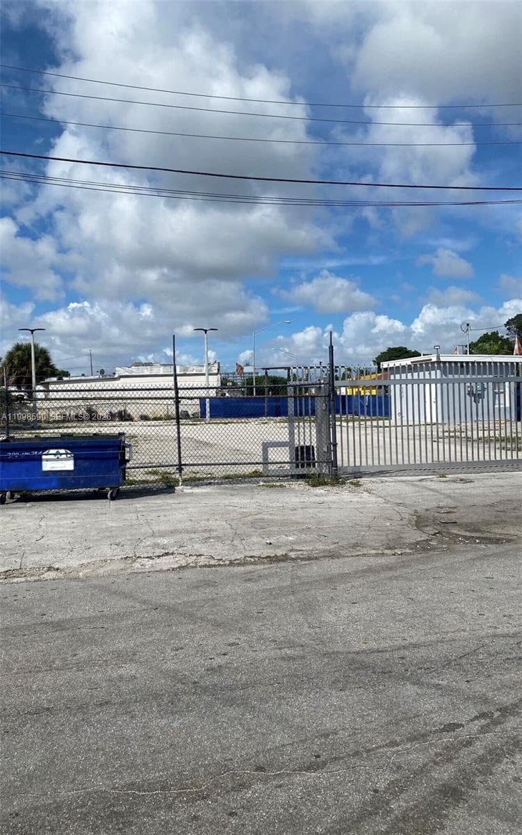 300 NW 79th St