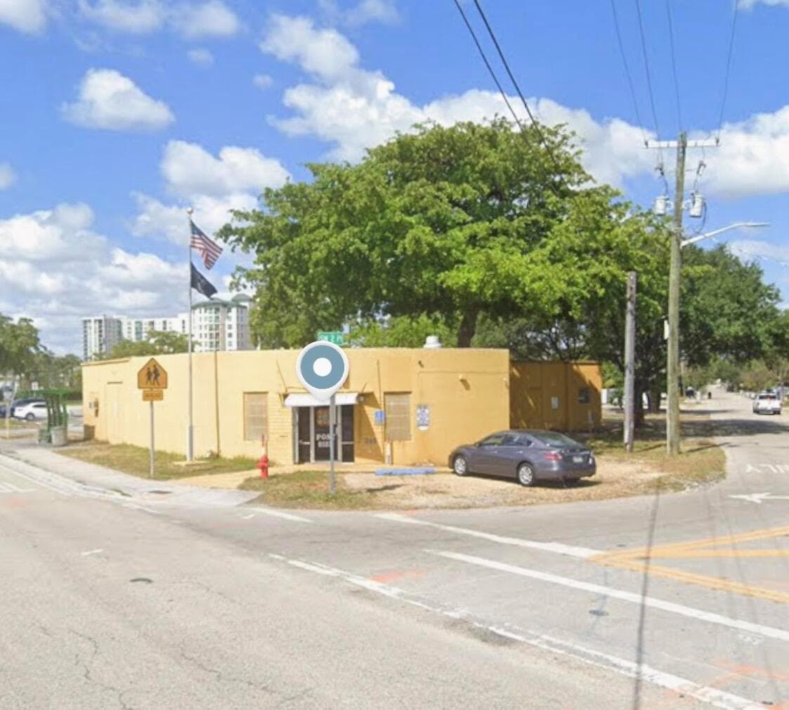 243 S Dixie Hwy Highway W
