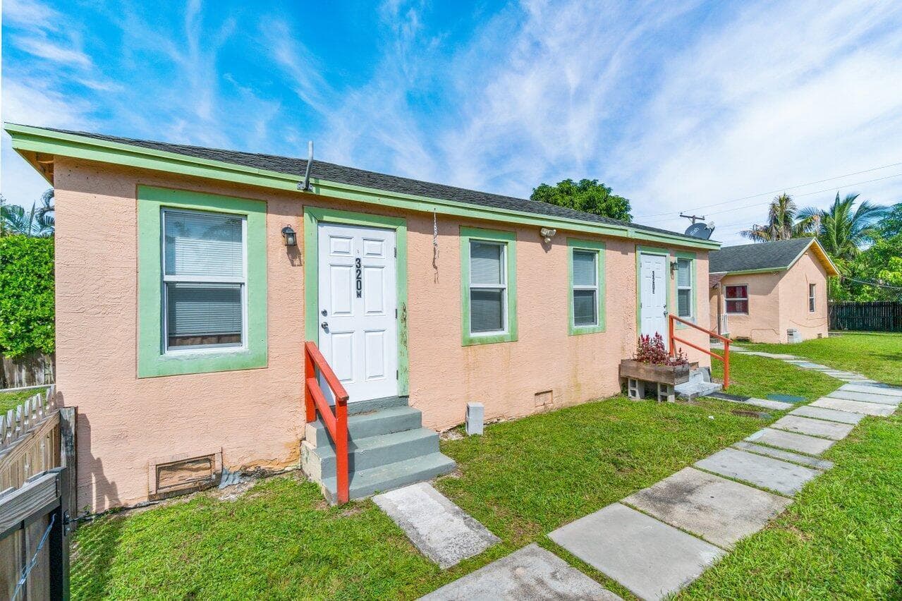 320 Swain Boulevard