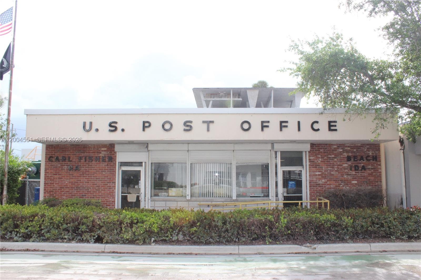 1661 West Ave