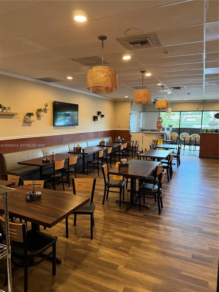 7462 ROYAL PALM BLVD