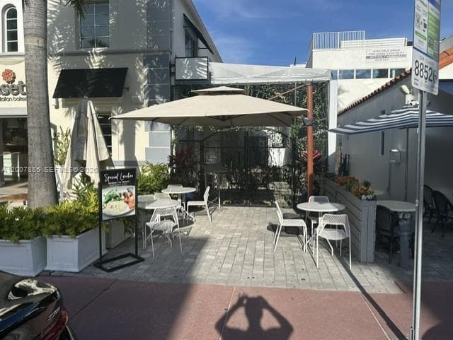 929 Collins Ave