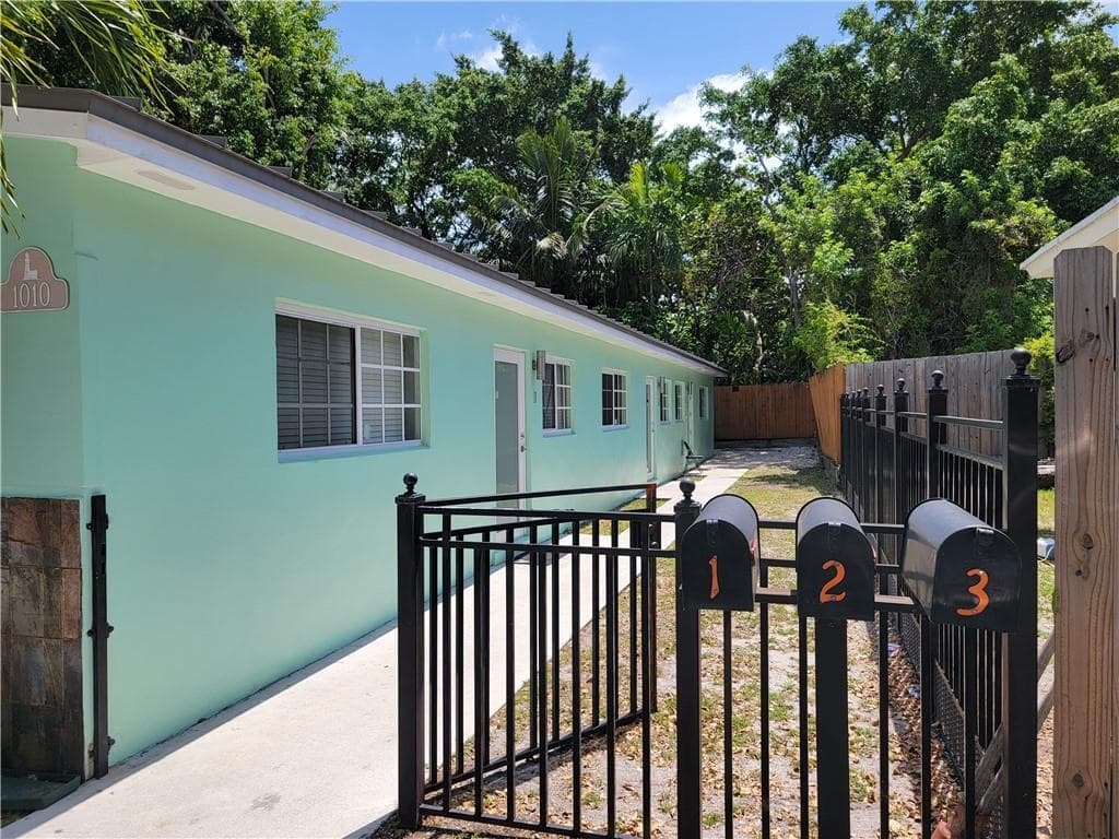 1010 NW 3rd Avenue
