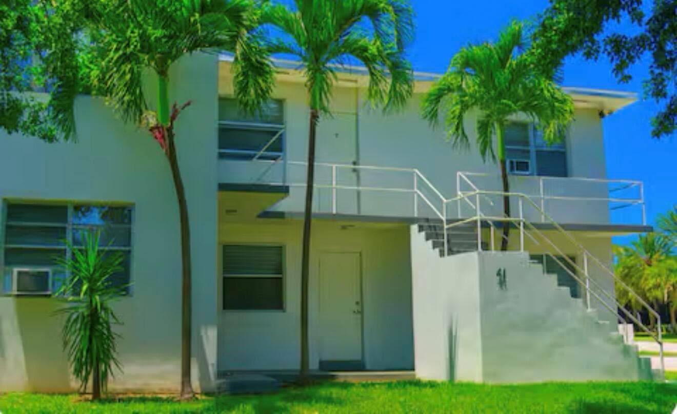 41 NE 1st Avenue # 4